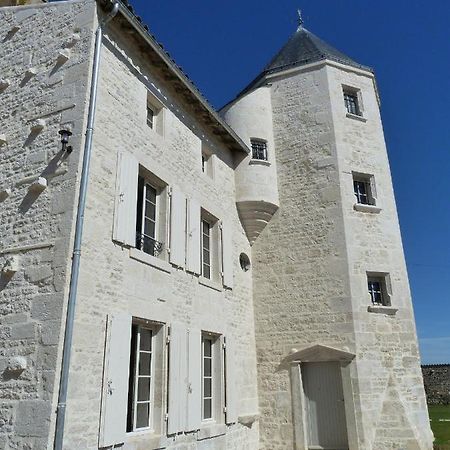 Bed and Breakfast Logis De Pierre Levee Bessines Exterior foto