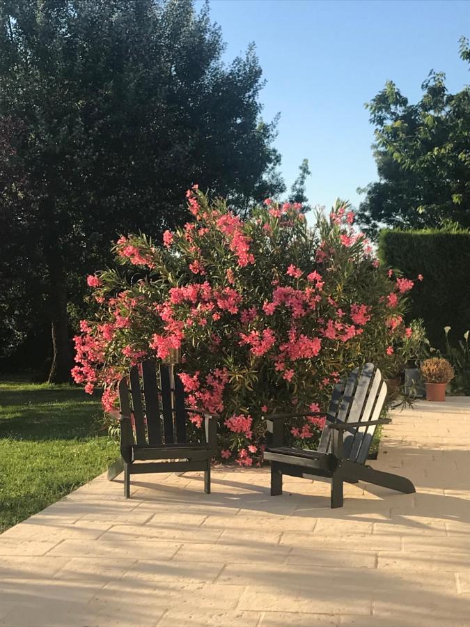 Bed and Breakfast Logis De Pierre Levee Bessines Exterior foto