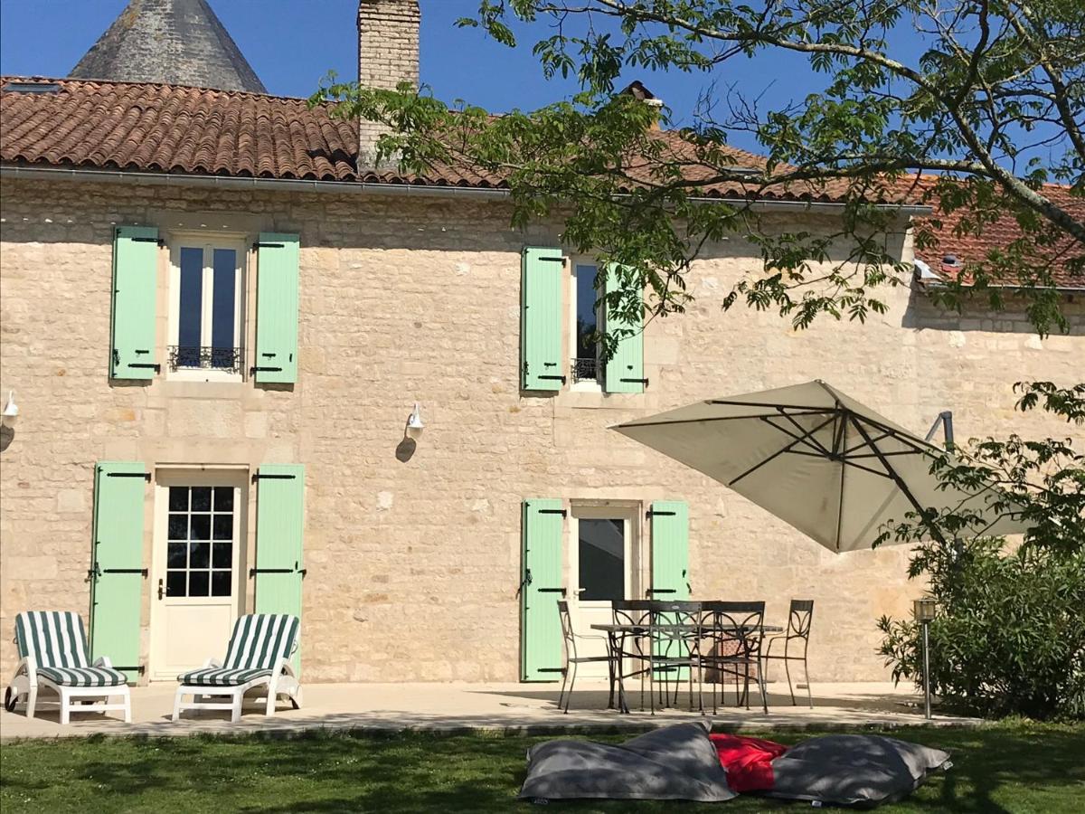 Bed and Breakfast Logis De Pierre Levee Bessines Exterior foto