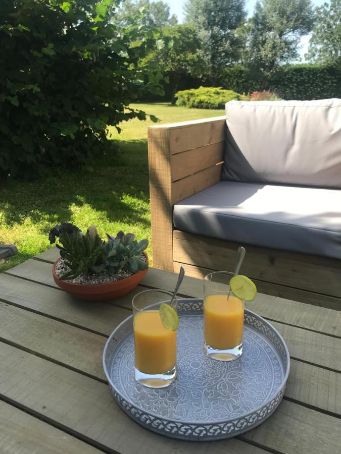 Bed and Breakfast Logis De Pierre Levee Bessines Exterior foto