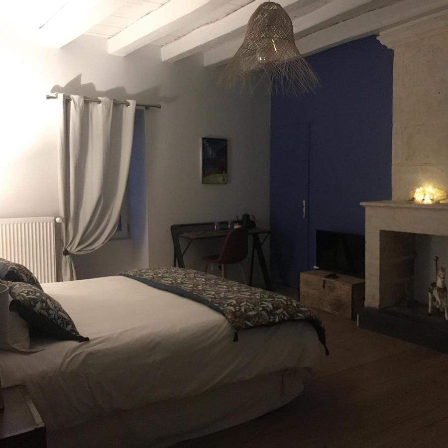 Bed and Breakfast Logis De Pierre Levee Bessines Exterior foto