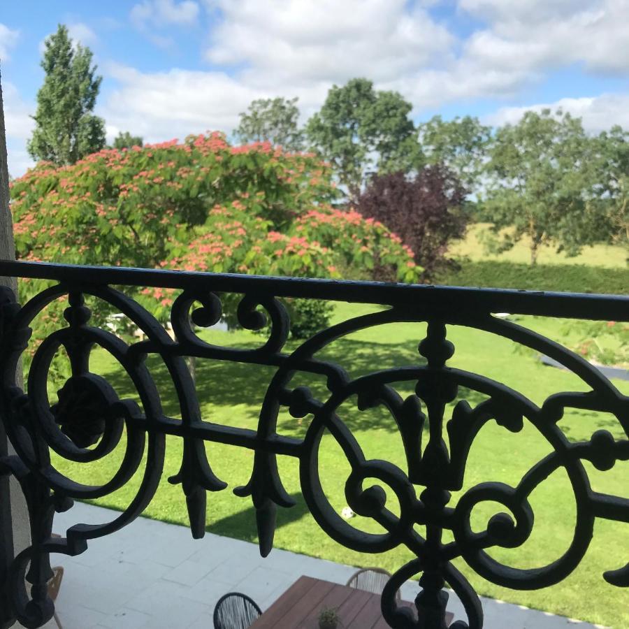 Bed and Breakfast Logis De Pierre Levee Bessines Exterior foto